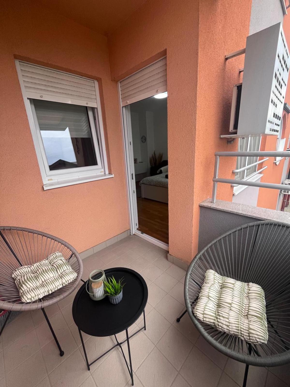 Studio Apartman - Sweet&Little Vrbovec Eksteriør billede